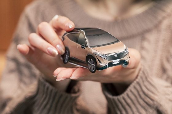 Nissan lança modelos em papel para fazer em casa