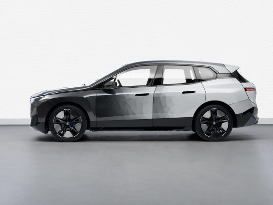 BMW ‘inventa’ tecnologia que muda cor do carro em dois segundos